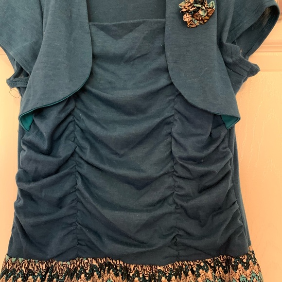 Formal dress with attached cardigan - Picture 5 of 9